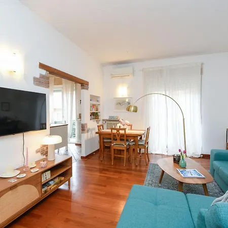 Apartment Casa Maddy - Balcony, Parking, 20-minute Walk To The Center *