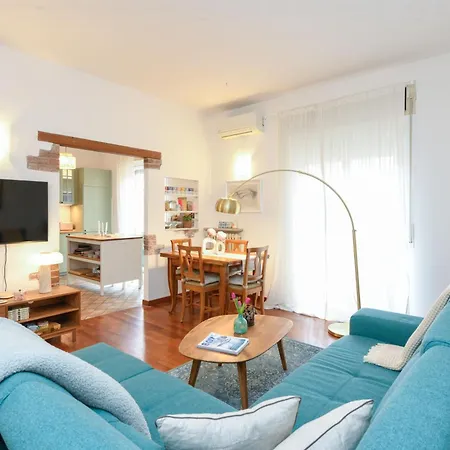 Apartment Casa Maddy - Balcony, Parking, 20-minute Walk To The Center Verona